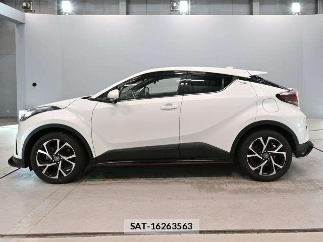Toyota C-HR 2017 8684290-4