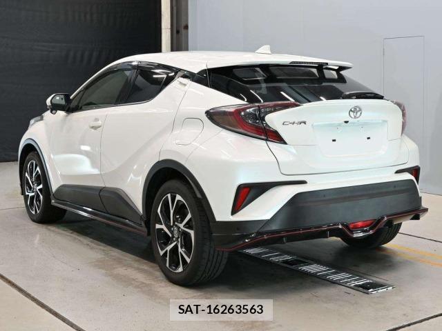 Toyota C-HR 2017 8684290-6