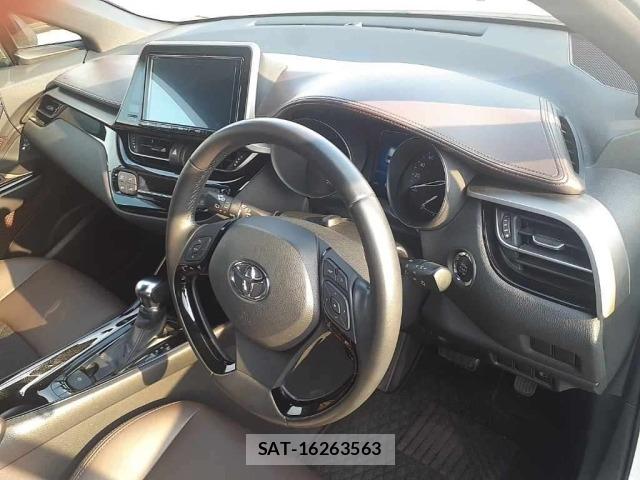 Toyota C-HR 2017 8684290-9