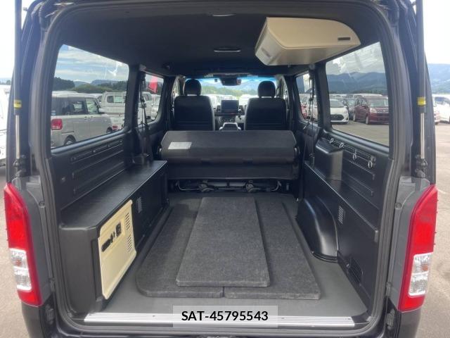 Toyota HIACE VAN 2022 8811130-7
