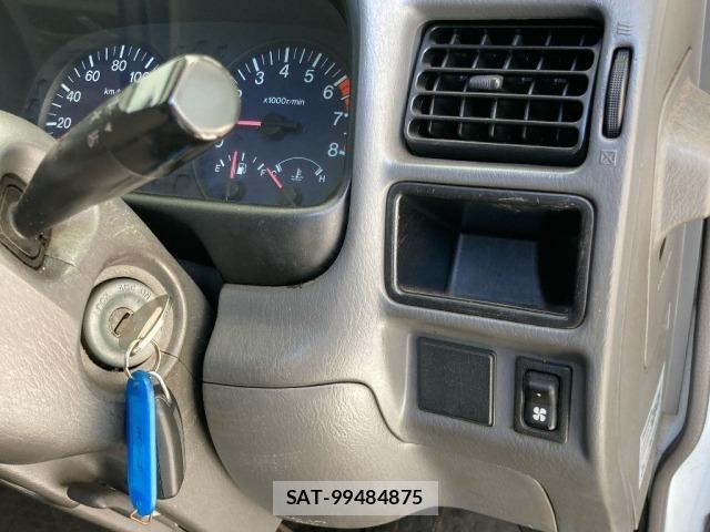 Mazda BONGO VAN 2004 8931052-5