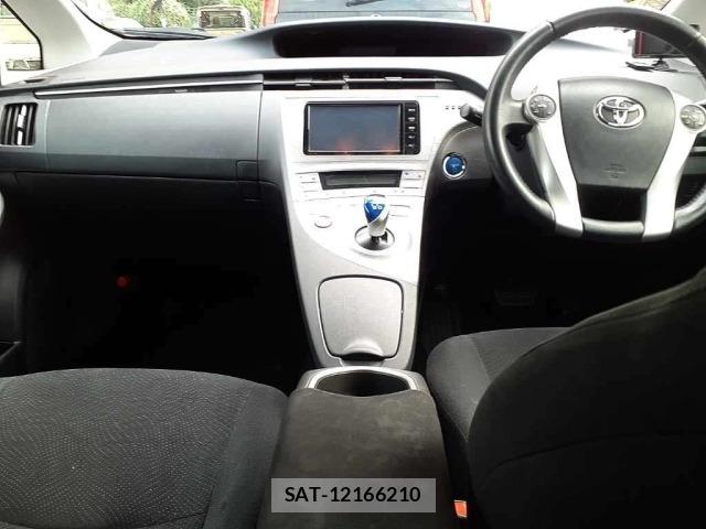 Toyota PRIUS 2015 8911264-11