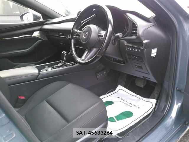 Mazda MAZDA3 2022 8862935-3