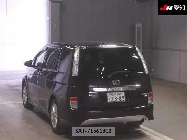 Toyota ISIS 2014 8707647-1