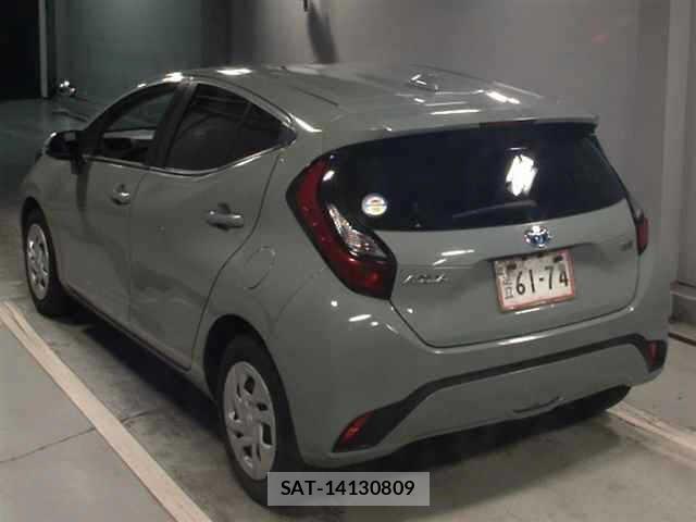 Toyota AQUA 2022 8862342-1