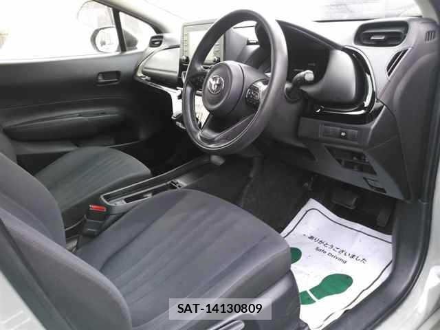 Toyota AQUA 2022 8862342-3