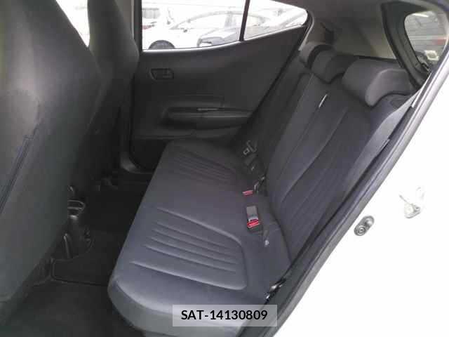 Toyota AQUA 2022 8862342-9