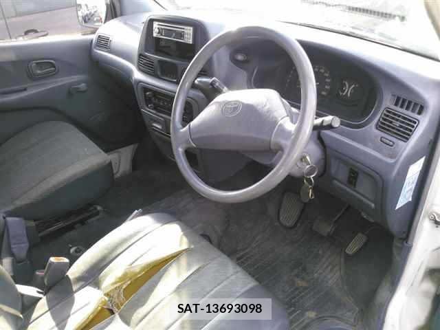 Toyota LITEACE VAN 2002 8680285-3