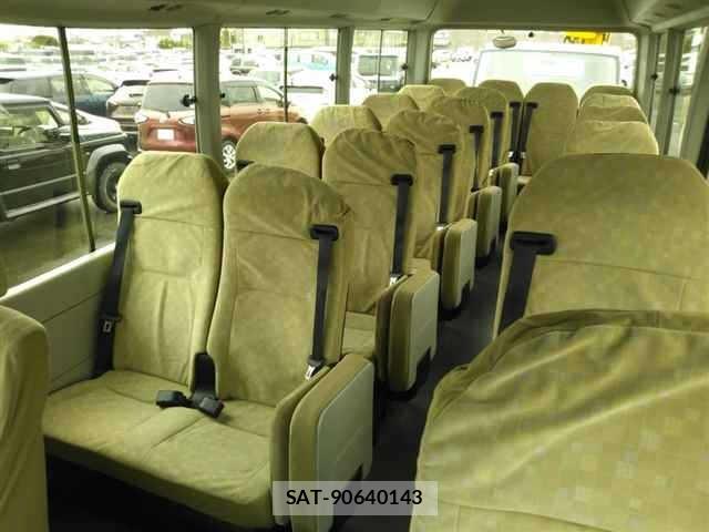 Toyota COASTER 2017 8841032-7