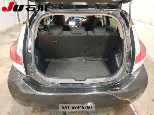 Toyota AQUA 2015 8862380-6