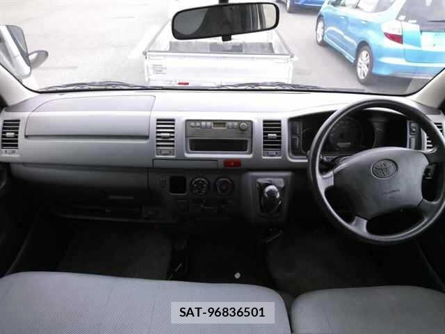 Toyota HIACE VAN 2006 8677701-8
