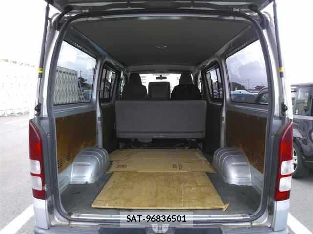 Toyota HIACE VAN 2006 8677701-9