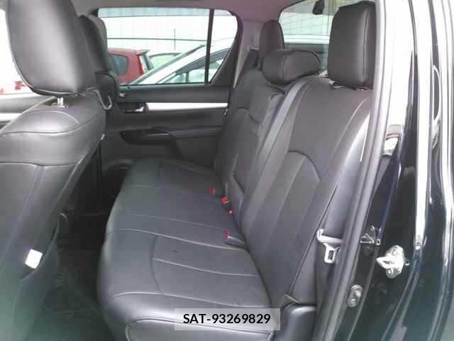 Toyota HILUX 2023 8762909-9