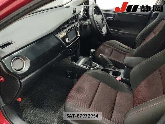 Toyota AURIS 2014 8885032-6