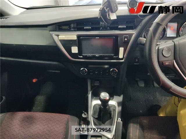 Toyota AURIS 2014 8885032-7
