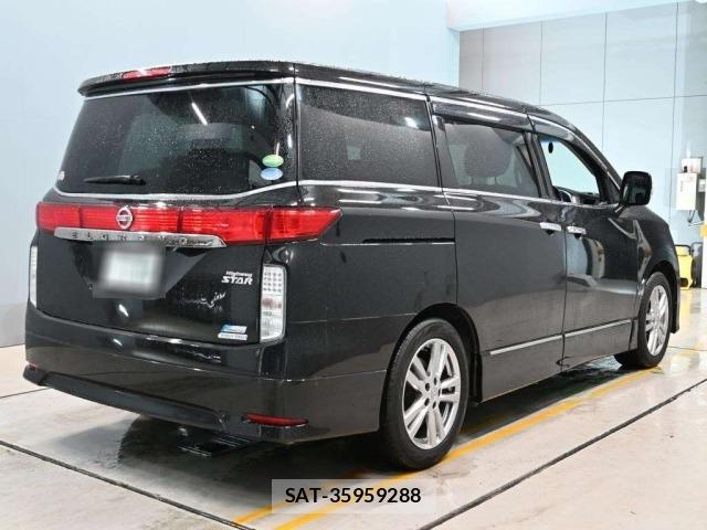 Nissan ELGRAND 2013 8908926-1