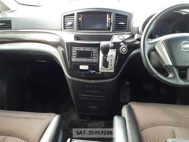 Nissan ELGRAND 2013 8908926-11