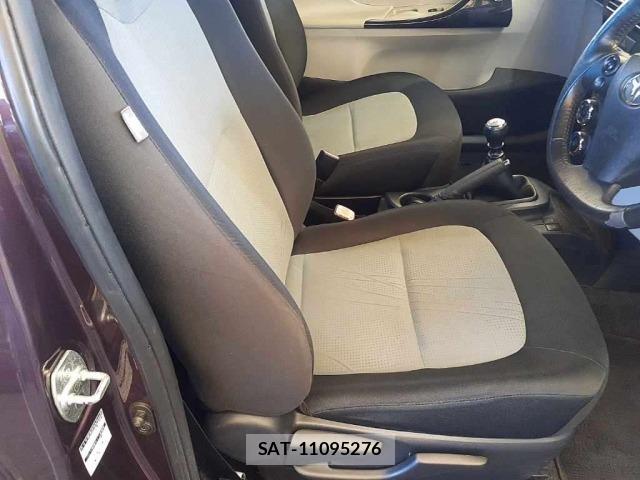Toyota IQ 2013 8772984-10