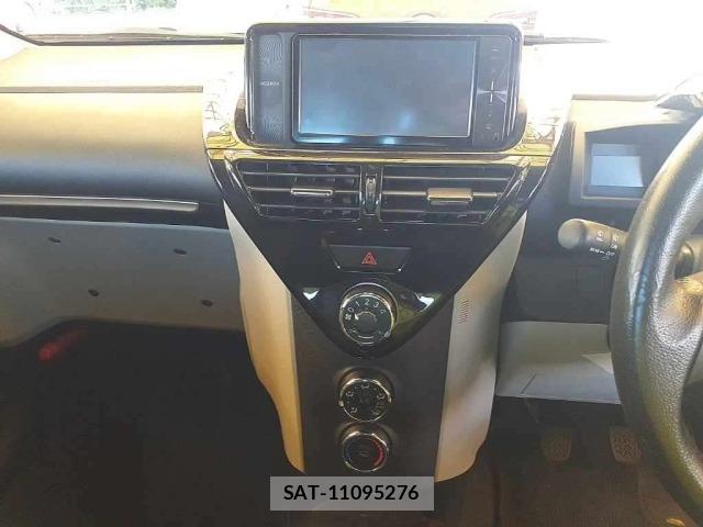 Toyota IQ 2013 8772984-11