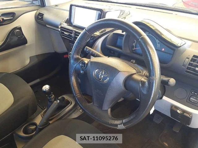 Toyota IQ 2013 8772984-9