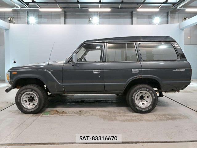 Toyota LAND CRUISER 1988 8837812-4