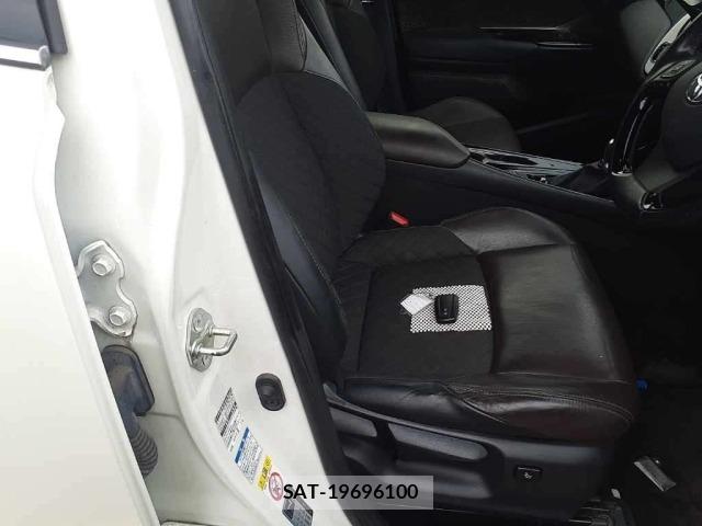 Toyota C-HR 2018 8684291-10