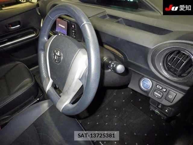 Toyota AQUA 2013 8704705-5