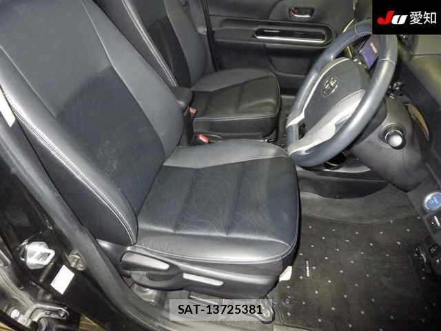 Toyota AQUA 2013 8704705-6