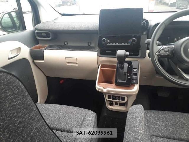 Toyota SIENTA 2025 8672453-11