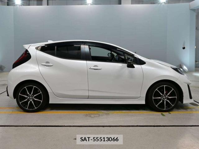 Toyota AQUA 2024 8763121-3