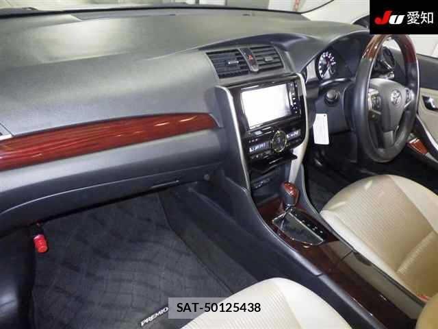 Toyota PREMIO 2017 8700758-3