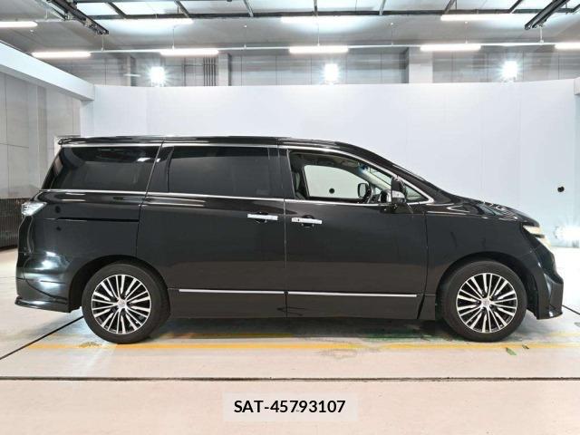 Nissan ELGRAND 2017 8689649-3
