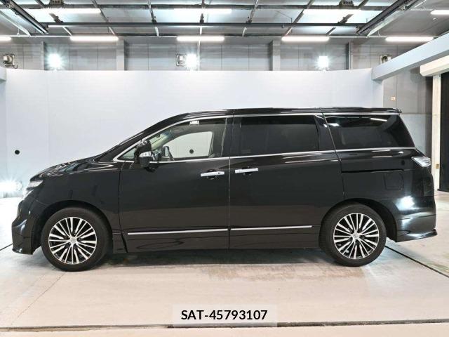 Nissan ELGRAND 2017 8689649-4