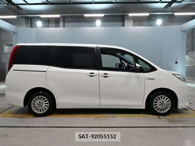 Toyota NOAH 2015 8870227-3