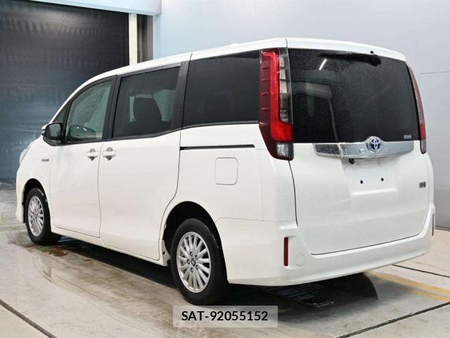 Toyota NOAH 2015 8870227-6