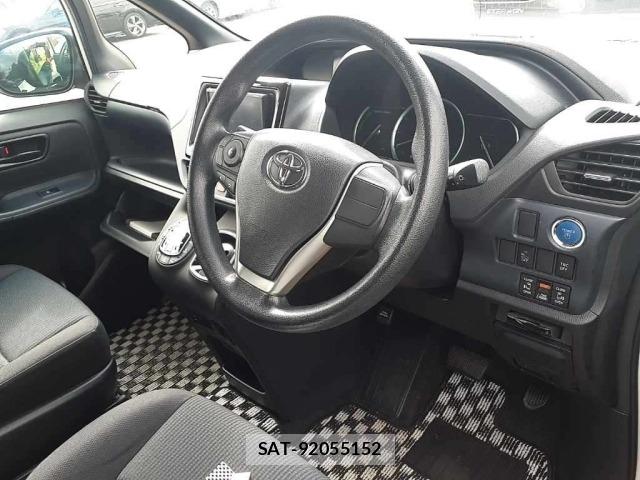 Toyota NOAH 2015 8870227-9