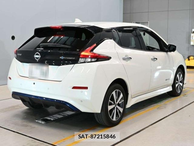 Nissan LEAF 2022 8675799-1