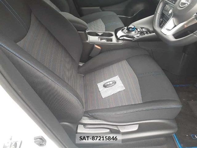 Nissan LEAF 2022 8675799-10