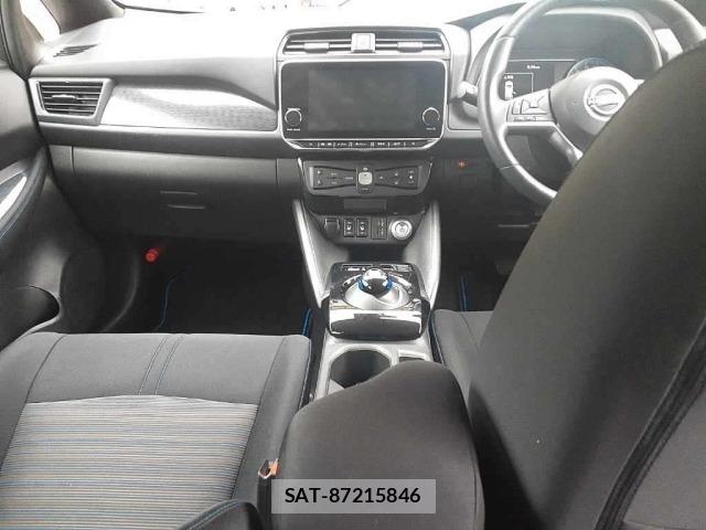 Nissan LEAF 2022 8675799-11