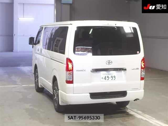Toyota HIACE VAN 2021 8910164-1