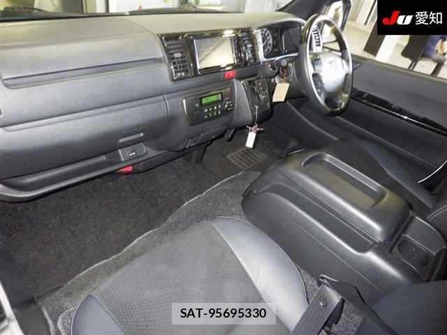 Toyota HIACE VAN 2021 8910164-3
