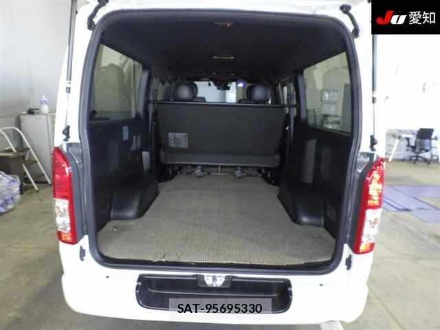 Toyota HIACE VAN 2021 8910164-4