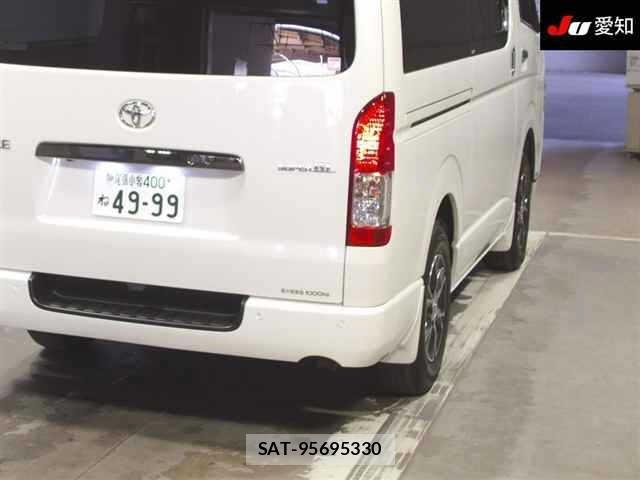 Toyota HIACE VAN 2021 8910164-8
