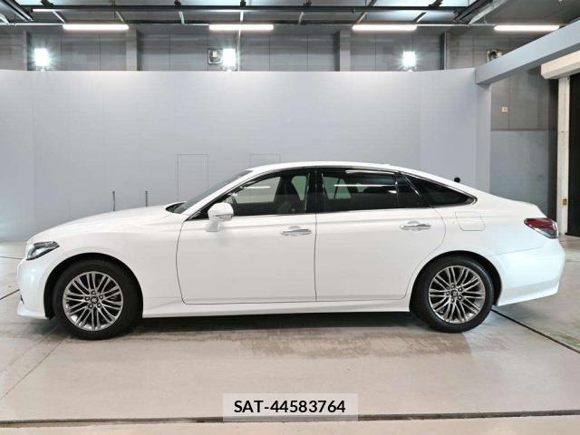 Toyota CROWN 2021 8680477-4