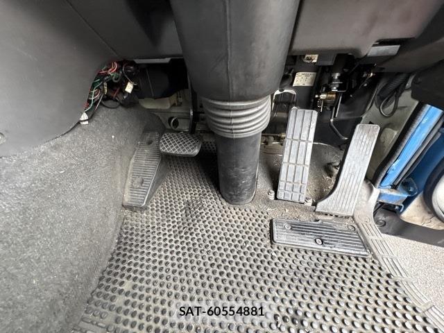 Isuzu GIGA 2006 8758243-4
