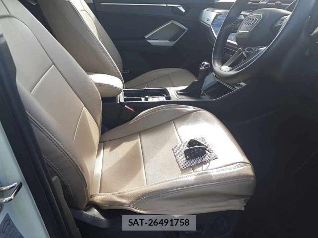 Audi Q3 2024 8937680-10