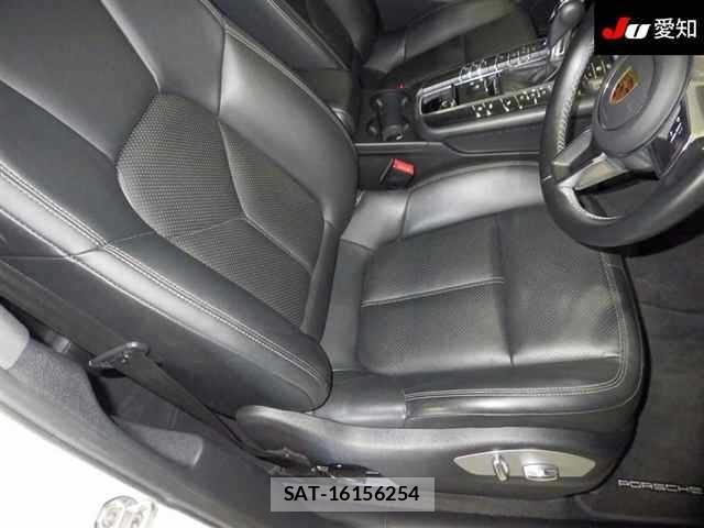 Porsche MACAN 2021 8939122-6