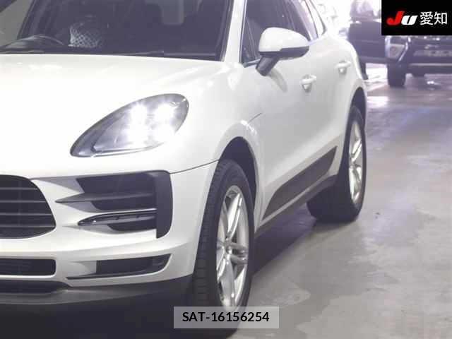 Porsche MACAN 2021 8939122-7