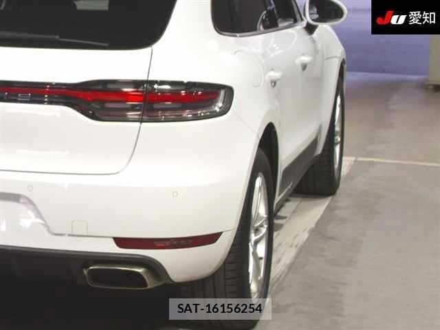 Porsche MACAN 2021 8939122-8