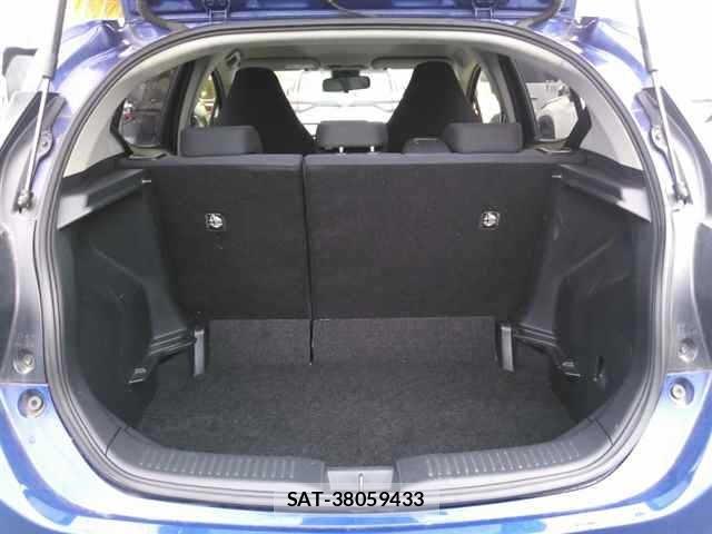 Toyota AQUA 2022 8862343-10